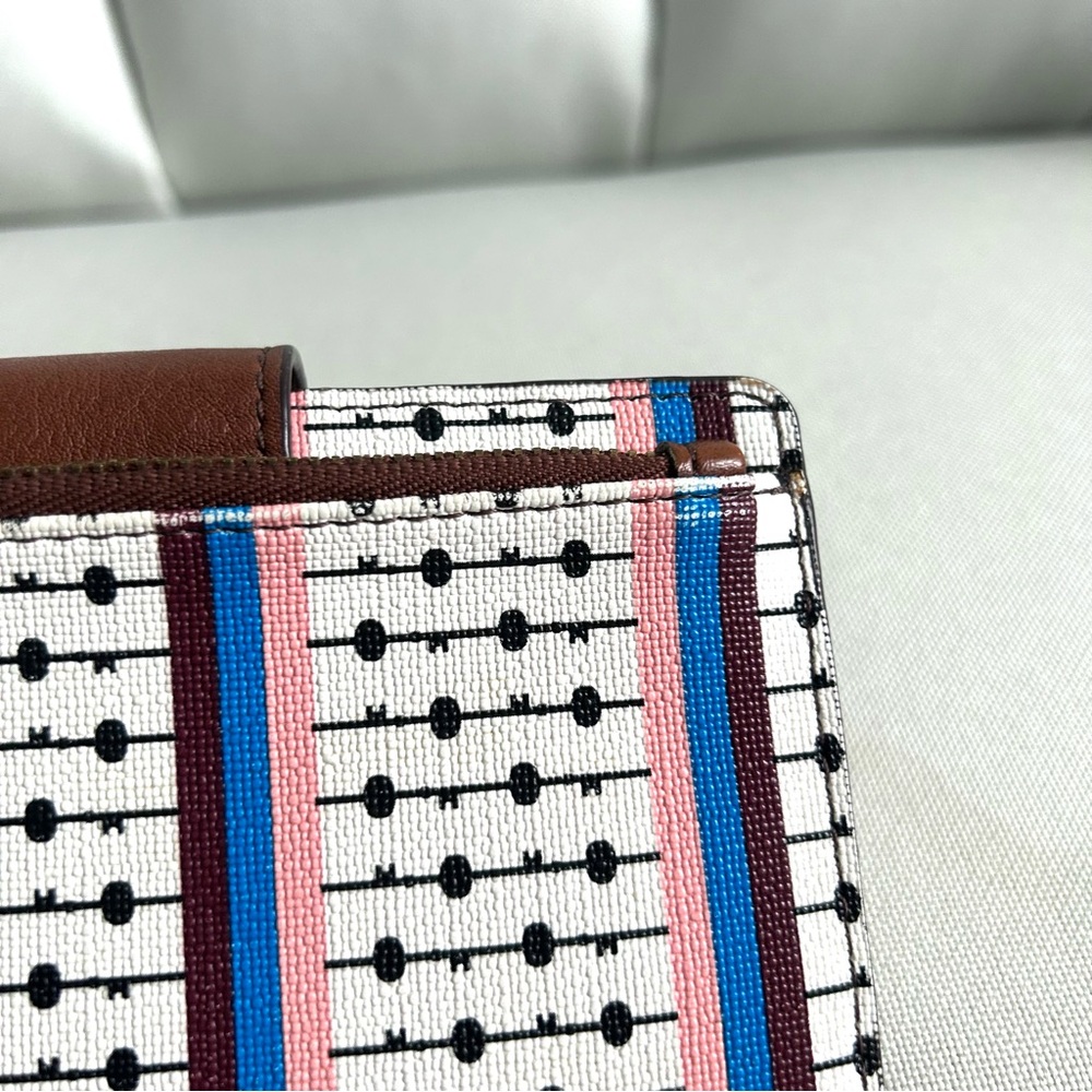 Pattern Fossil Tab Wallet - Picture 11 of 14